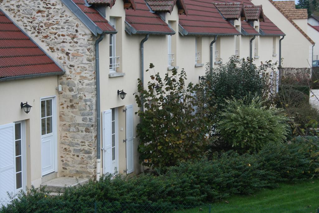 Вилла La Croix De La Jarrie Chatres  Экстерьер фото